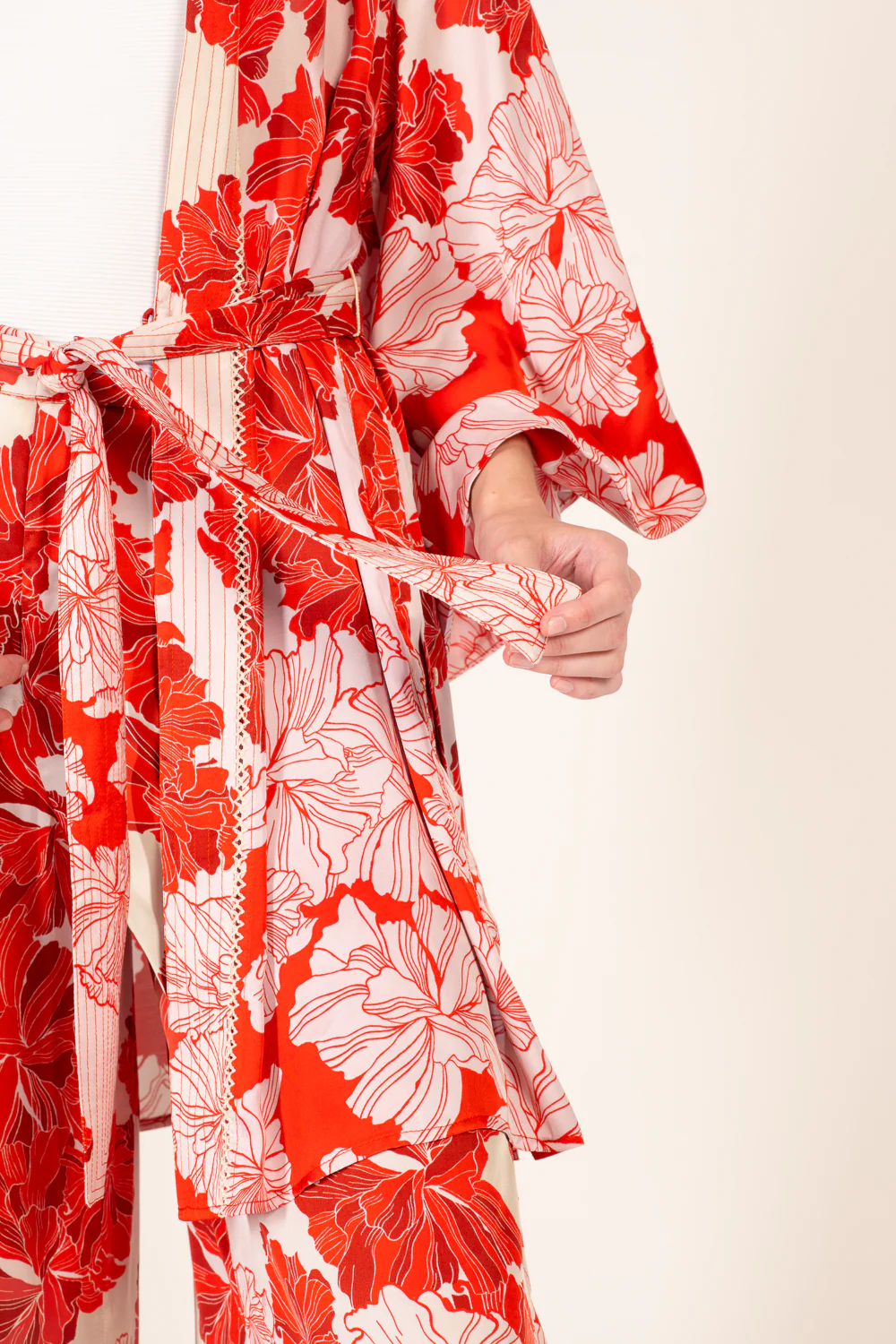 Kimono Luna - Red Flower Bunch - Image 5