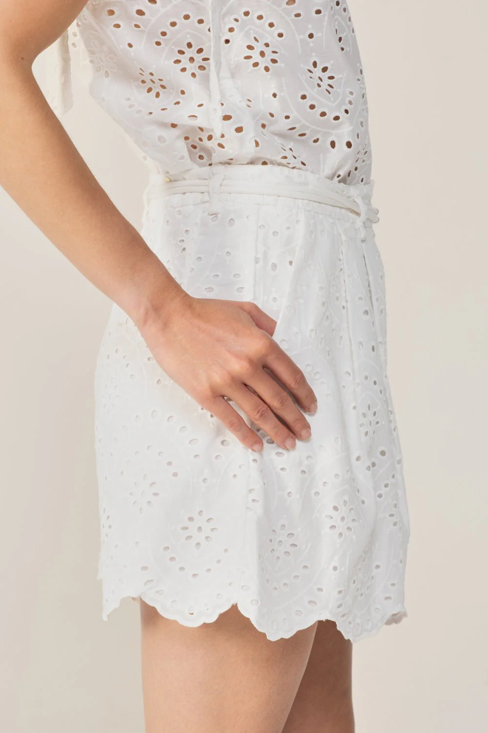 Short Chantal - Natural White - Image 5